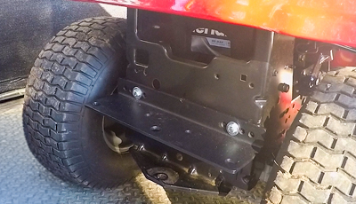 Standard dual-pin Cyclone Rake hitch connection